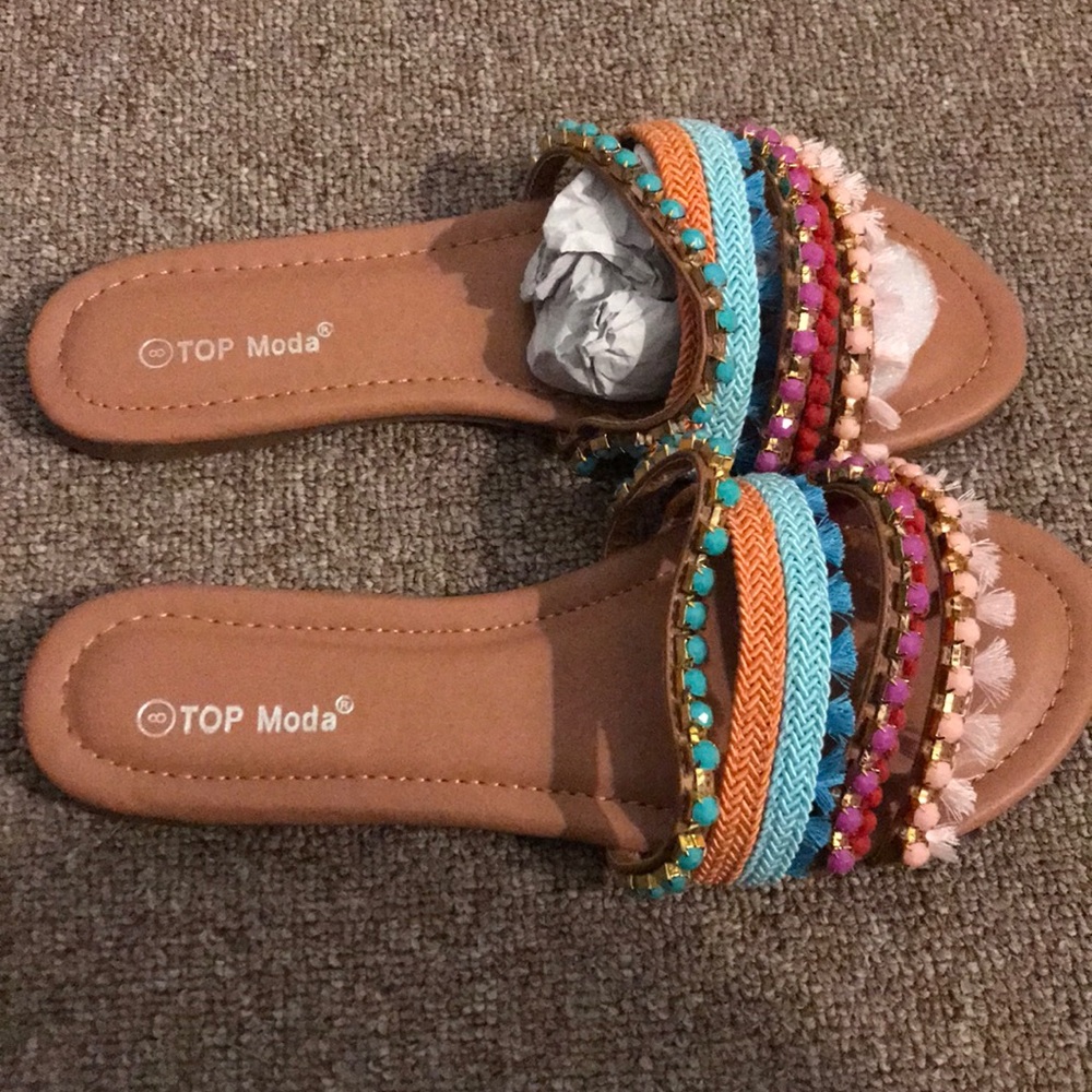 Brand new cute flip flops